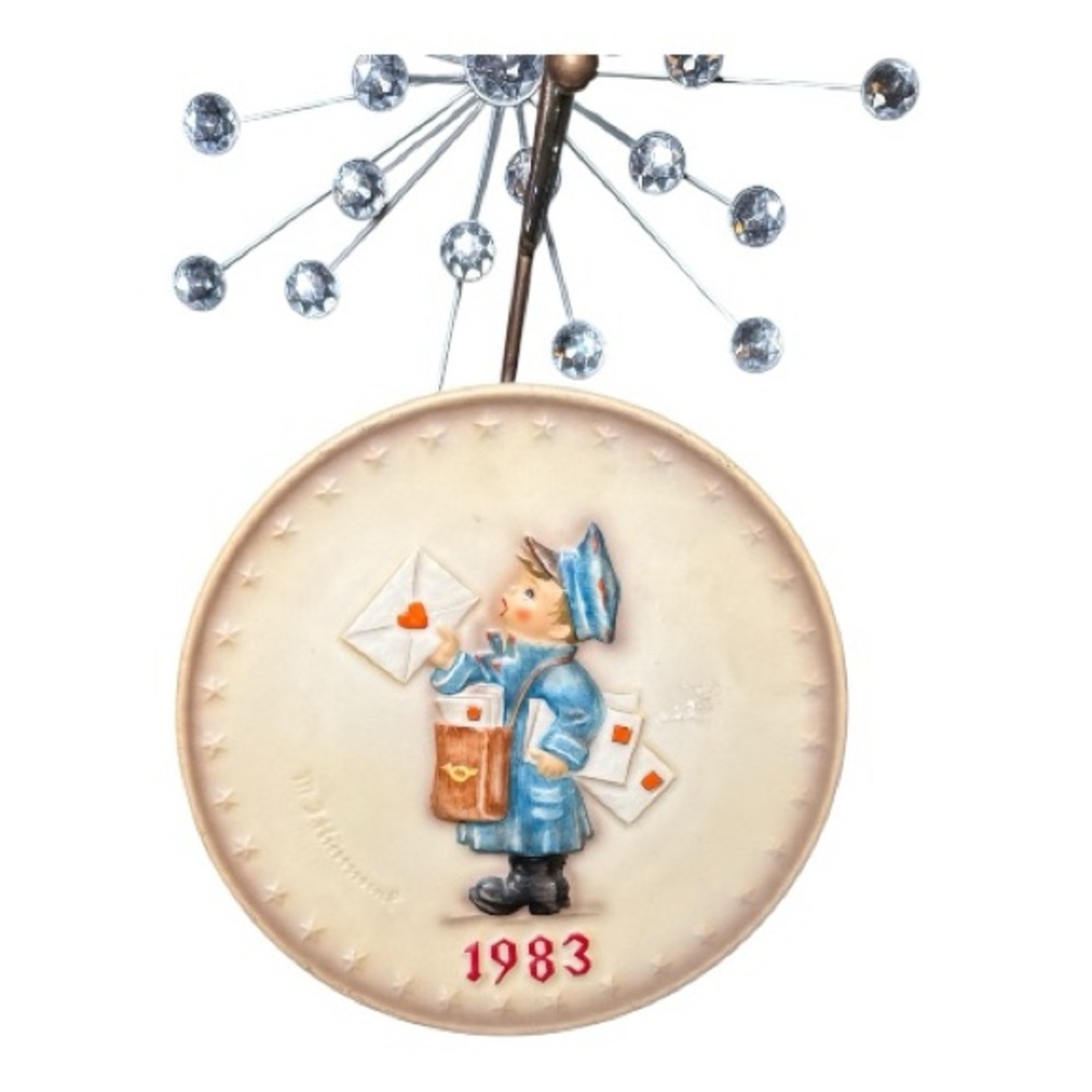 Vintage 80s M.J. Hummel Annual Plate "Little Mailman" Collectors